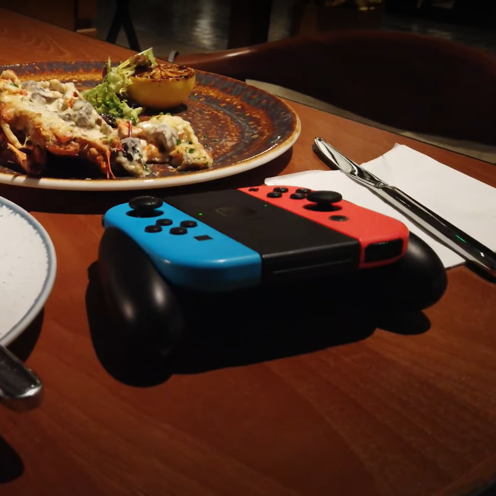 [Fan-made] Don't play video games at dinner